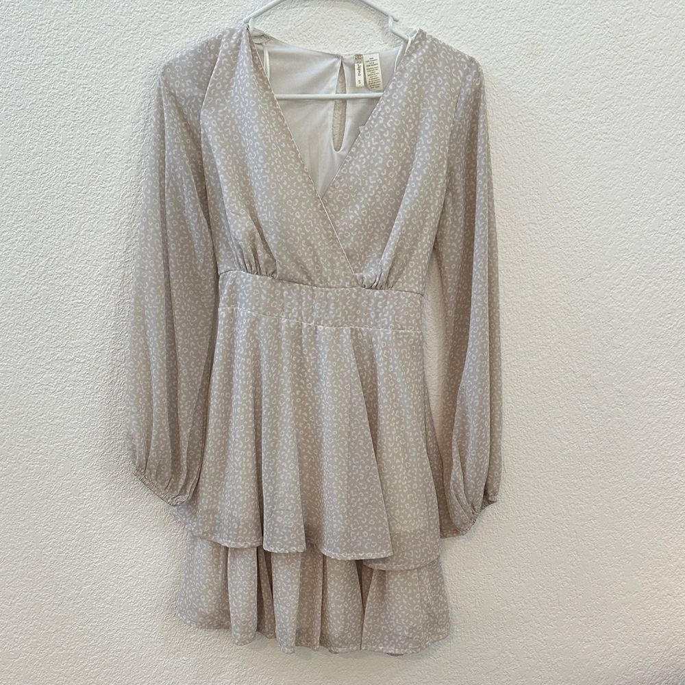 Japna Cream Long Sleeve V-Neck Dress